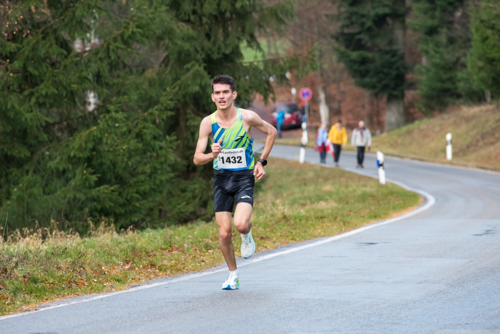 Leander Fink „fliegt“ zum Streckenrekord